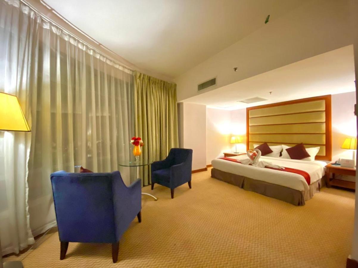 Oriental Crystal Hotel Каджанг Екстериор снимка