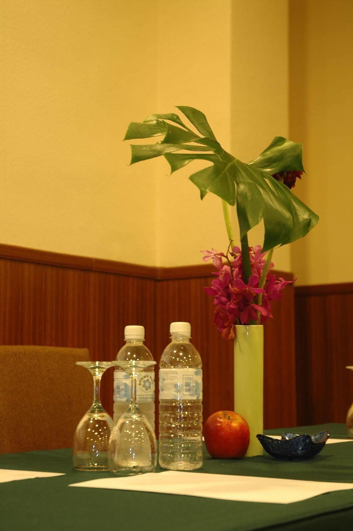 Oriental Crystal Hotel Каджанг Екстериор снимка